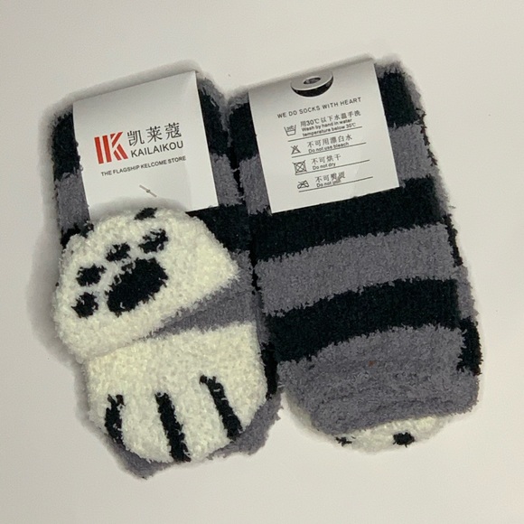 the Eccentric Giraffe Accessories - Fuzzy Socks Cat Paws